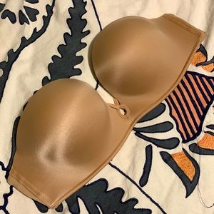 Victoria’s Secret strapless bra